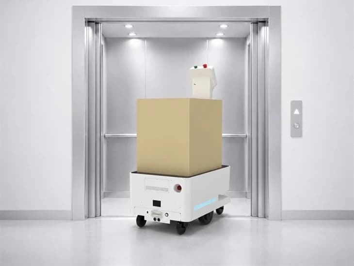 100kg 화물을 싣고 엘리베이터에 타는 DBOT12B